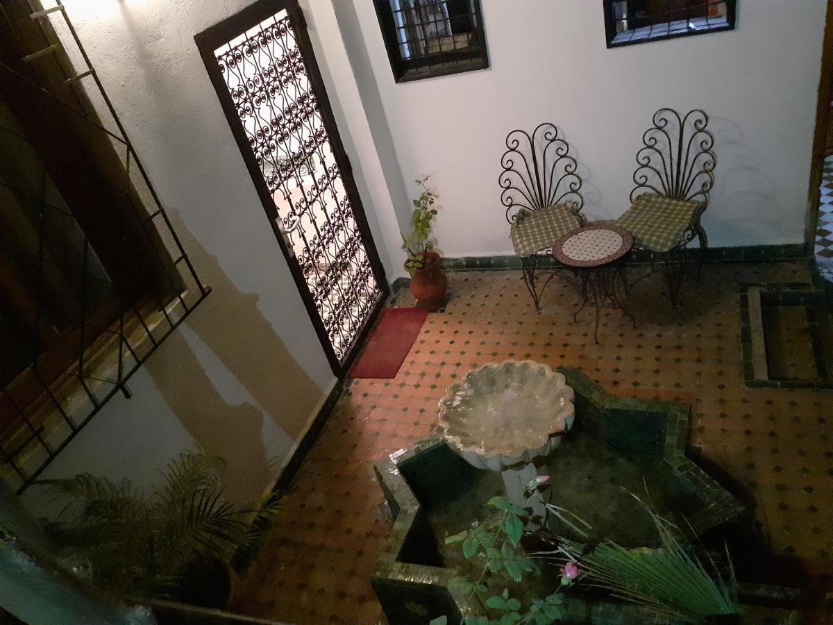 Dar Rihanne Fes Luaran gambar
